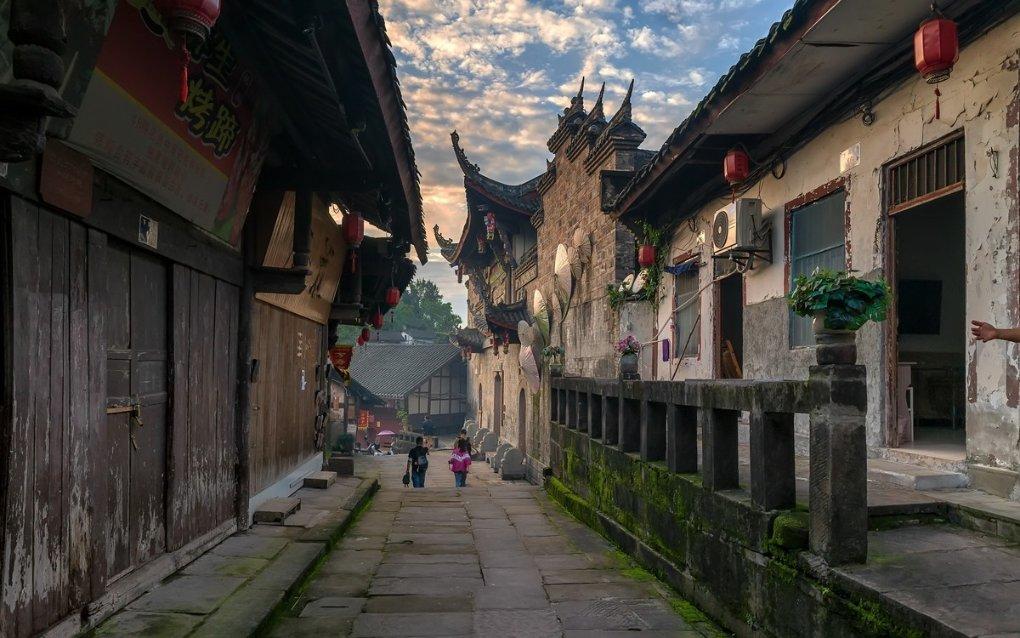 泰晤士:克洛普上赛季中期就想辞职,但他的妻子劝说他留了下来